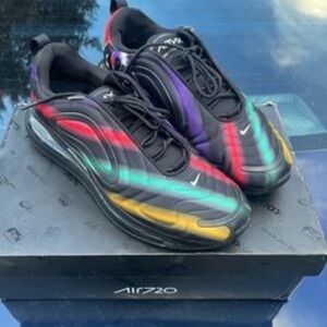 Nike Airmax 720 3 Stripe Multi Color - Size 10.5 AO2924-023 Flaw